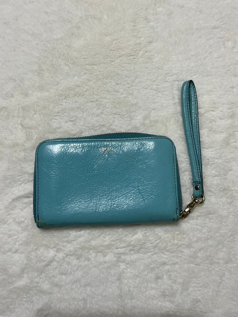 Fossil Aqua Leather Zip Around Wristlet Wallet
